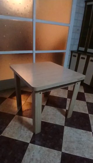 Mesa plegable de madera (sin usar)