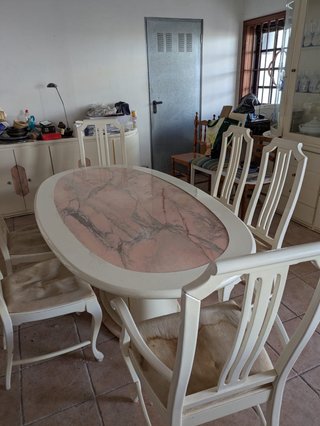Mesa ovalada mármol y 6 sillas madera