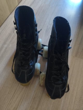 Patines 4 ruedas talla 35