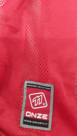 Maglia sportiva ONZE a rete rossa XL