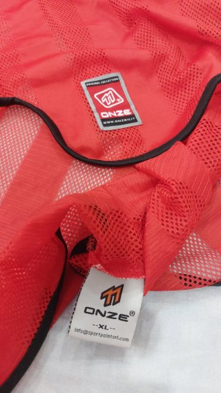 Maglia sportiva ONZE a rete rossa XL