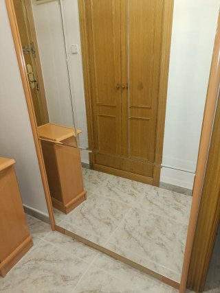 Mueble recibidor madera con espejo