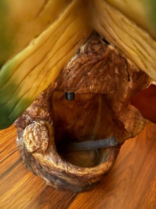 Fuente decorativa de agua con hada y bomba