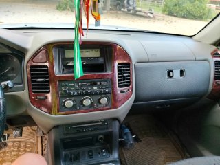 Mitsubishi Montero 2003