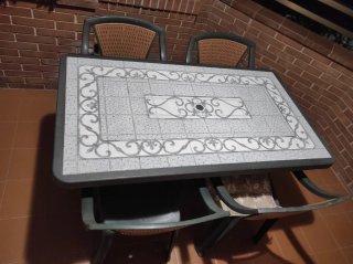 Conjunto mesa y sillas jardín metal y mimbre