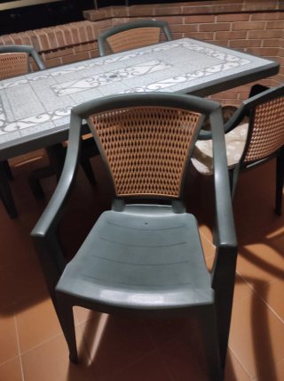 Conjunto mesa y sillas jardín metal y mimbre