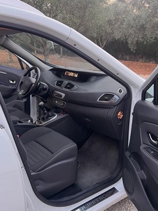 Renault Grand Scenic 2016