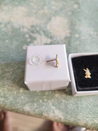 Pendientes Conejitos Bañados en Oro Sin Usar