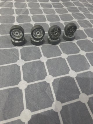 Neumáticos RC 1/24