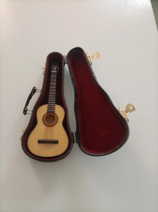 Guitarra Española Miniatura con Estuche