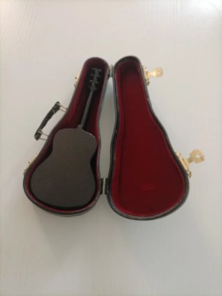 Guitarra Española Miniatura con Estuche