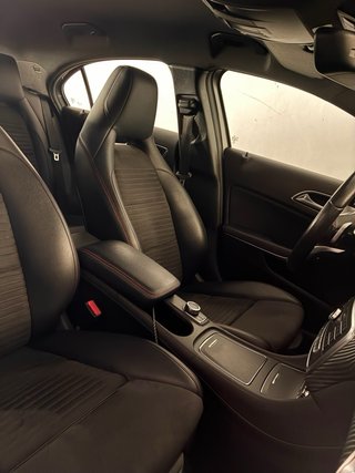 Mercedes-Benz Clase A 200D 140mil/kms