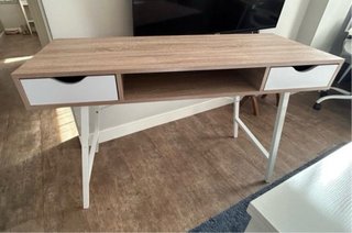 Mesa de escritorio rectangular