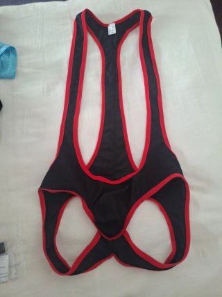 Slip negro y rojo talla M