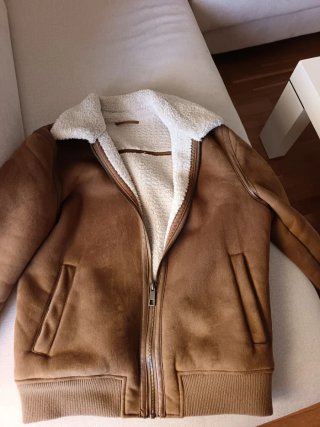 Cazadora Zara ante beige