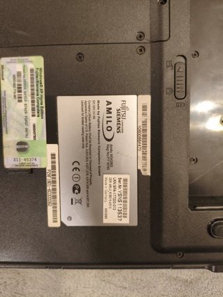 Portátil Fujitsu Amilo M3438G XP