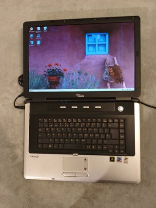 Portátil Fujitsu Amilo M3438G XP