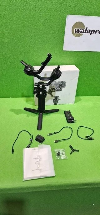 DJI RSC 2, estabilizador en tres ejes para cámaras