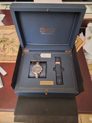 Reloj Lotus Cronógrafo Azul y Dorado