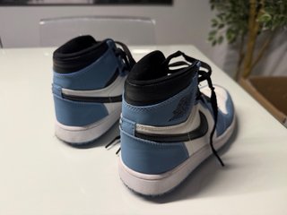 Zapatillas Nike Jordan Talla 37.5 (COMO NUEVAS)
