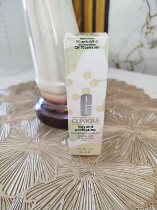Clinique Beyond Perfecting Base y Corrector CN 70