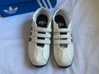 Adidas MJ Talla 39 Blancas Rayas Negras