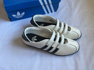 Adidas MJ Talla 39 Blancas Rayas Negras