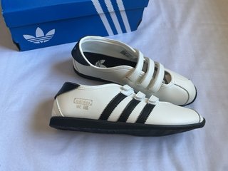 Adidas MJ Talla 39 Blancas Rayas Negras
