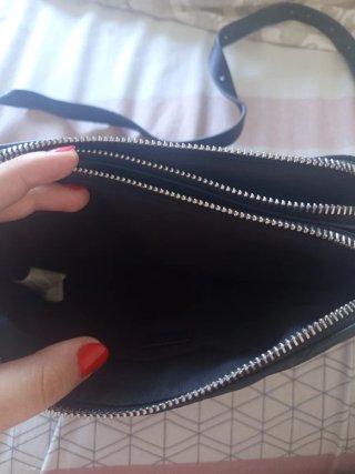 Bolso negro acolchado