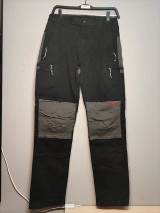 Pantalones de montaña negros y grises