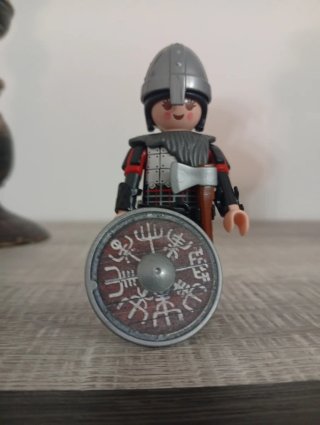 Playmobil Vikingo Medieval con Hacha y Escudo