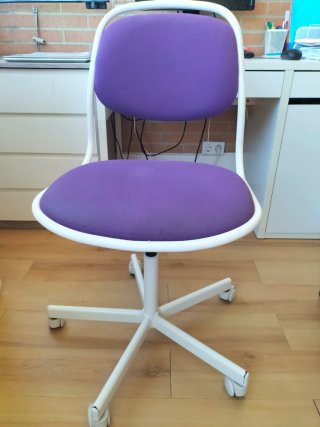 Silla de escritorio juvenil morada regulable