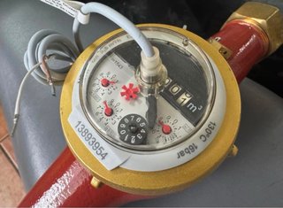Medidor de volumen de agua