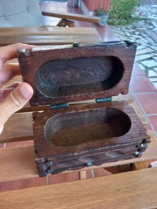 Baúl joyero y mortero medieval madera