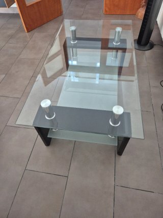 Mesa de centro de cristal y madera