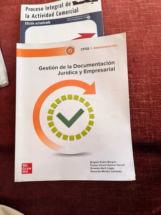 Libros de administración y finanzas primer año.