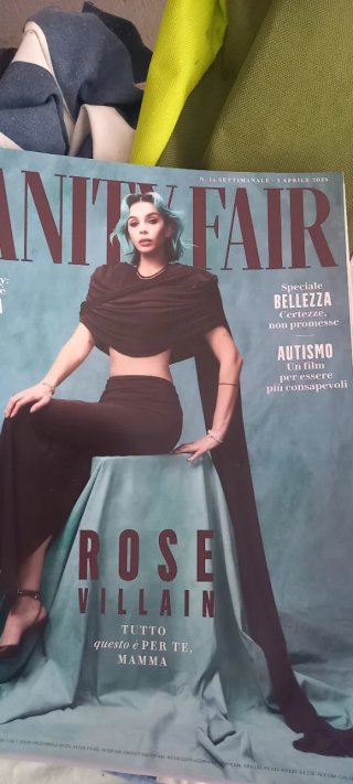 Set 5 riviste Vanity fair 2025 Come da foto