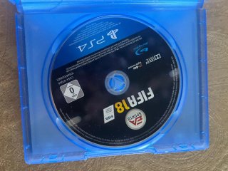 FIFA 23 PS4 y otros juegos.