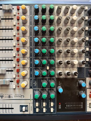 Soundcraft Signature 10 mesa de mezclas
