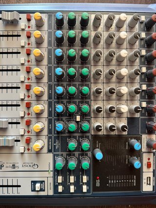 Soundcraft Signature 10 mesa de mezclas