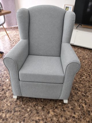 Sillón de lactancia tono verde grisáceo  Negociabl