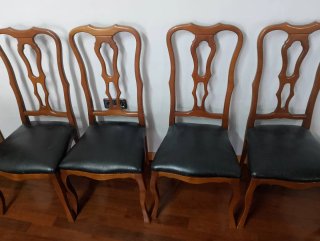 Mesa de comedor con 4 sillas
