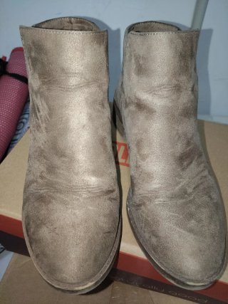 Botines de serraje con cremallera