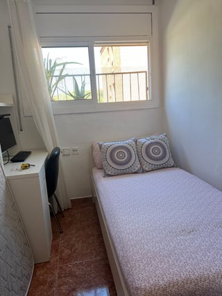 Preciosa cama blanca + somier + colchón