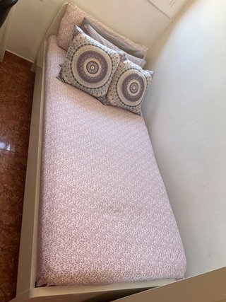 Preciosa cama blanca + somier + colchón