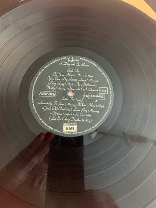 Queen - A Day At The Races Vinilo LP