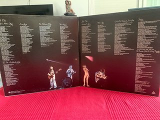 Queen - A Day At The Races Vinilo LP