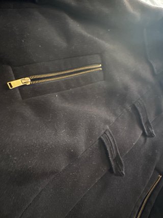Abrigo corto negro ZARA con capucha