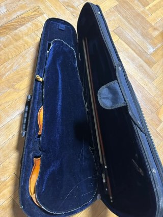 Violín 1/4 con estuche y 2 almohadillas