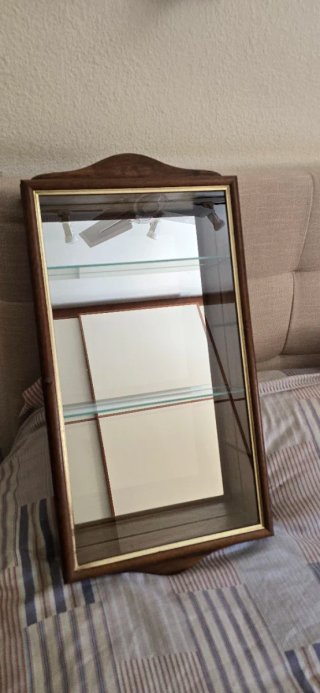 Vitrina madera y cristal